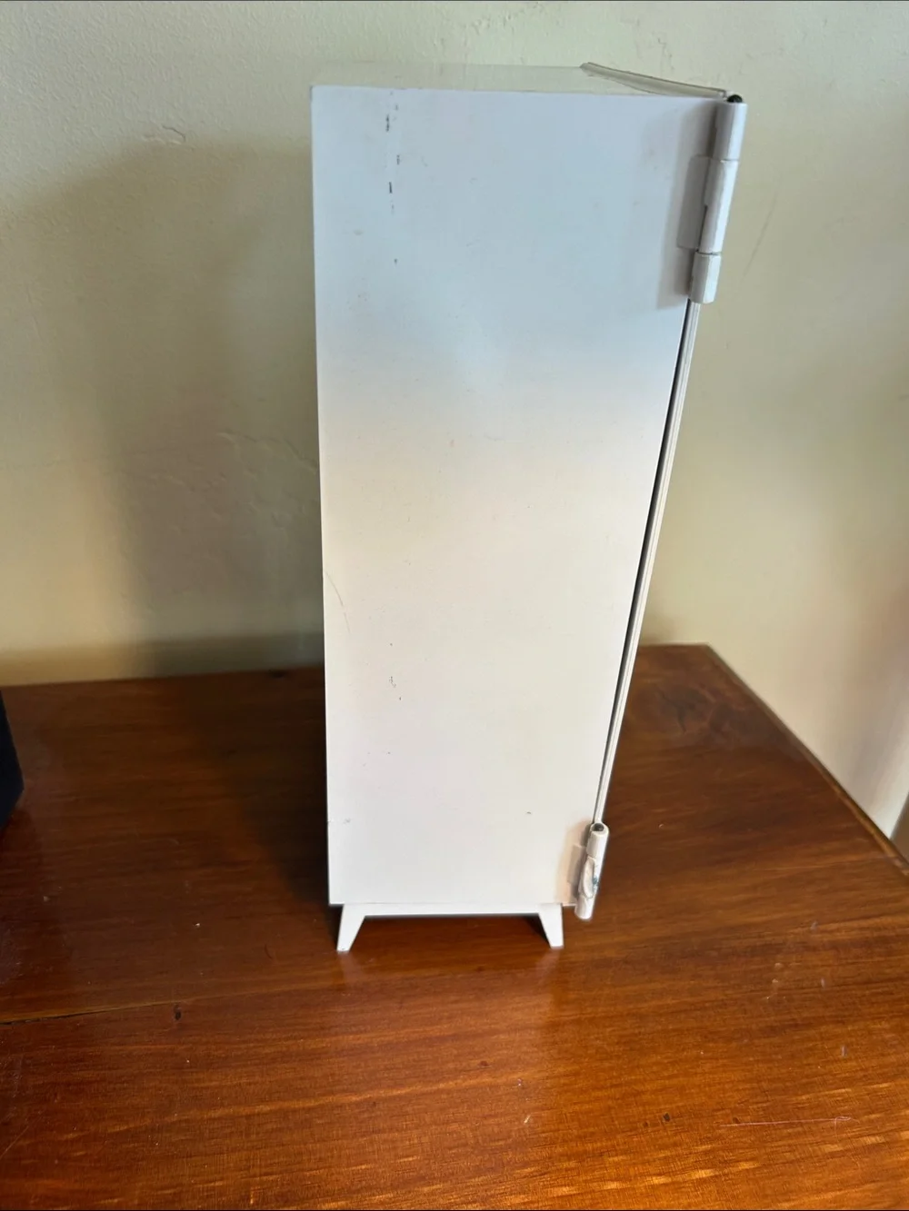 Vintage 60s Pedigree Sindy Doll White and Gold Wardrobe Closet w/ Hangers